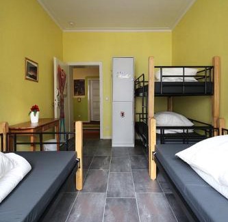 Friedrichstadt Hostel | Backpackers Düsseldorf - SELF CHECK-IN