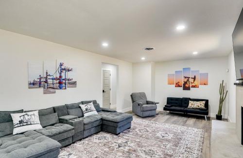 Midland House | Backyard and Game Room! Home in Heart of Midland