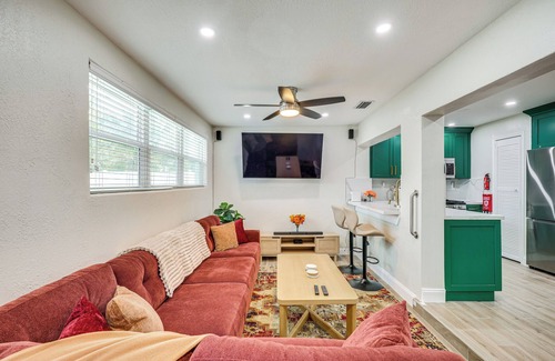 Lauderhill House | Backyard Oasis: Fort Lauderdale Home Near Beach