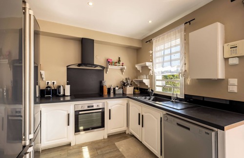 Carosse Villa | Badamier Blanc 5* family villa in st Gille heated pool