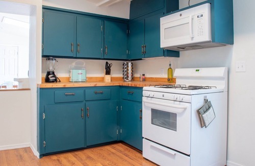 Baderville House | Bader #1 Flagstaff Guest House: Cozy Hidden Gem