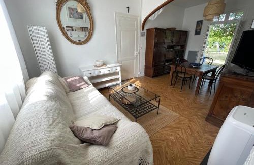 Ares House | Bagatelle House
