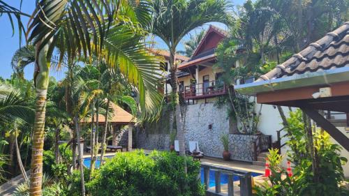 Patong Villa | Baiyok Villa seaview and edge pool