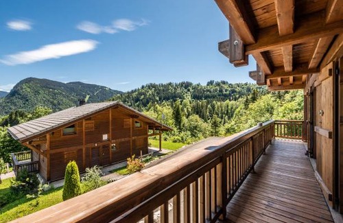 La Cote-d'Arbroz Ski Chalet | BALATA - Charming Chalet with Hot tub and Views