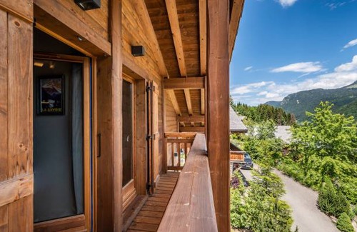 La Cote-d'Arbroz Ski Chalet | BALATA - Charming Chalet with Hot tub and Views