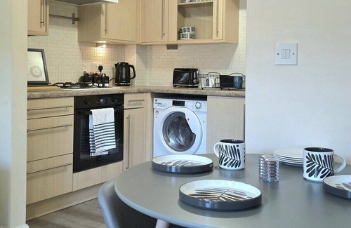 High Wycombe Apartment | Balcony Apartment | Near Station