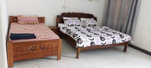 Stone Town House | Balcony Bliss & Private Bath at Mamdalis