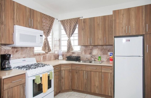 Puntas Apartment | ☼Balcony w/Ocean Views +2 Queens+Laundry☼ Unit B