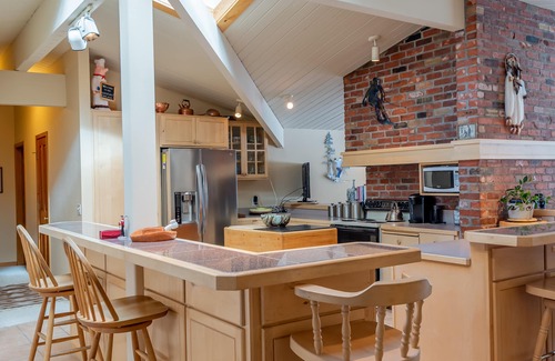 Warm Springs House | Baldy View Home - Sunny Home with Mountain Views & Large Private Yard.
