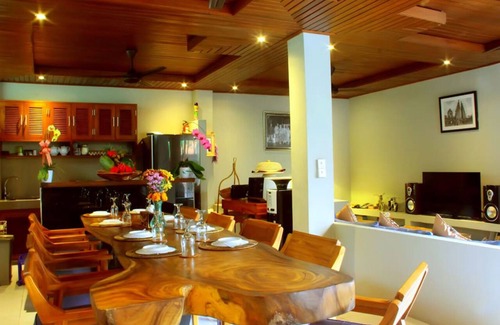 Kutuh Kaja Villa | Bali style villa 5 minutes from ubud center!