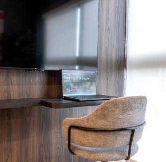 Country Club Apartment | Bansky 1BR by Geko