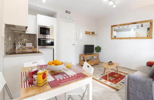 Capuchinos Apartment | Barceló 21, parking on request, Atico With terrace & Studio With Patio, Center, quite neighborhood, BC