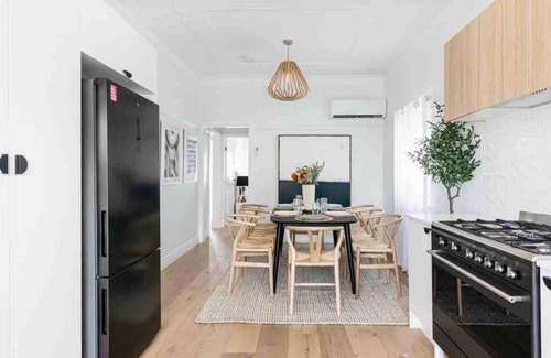 Bardon House | Bardon Luxe 3 bed 2 bath + pool