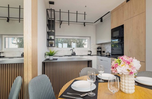 Tychy Apartment | Barona 51 Tychy | Air Conditioned Apartment with Parking and Desk