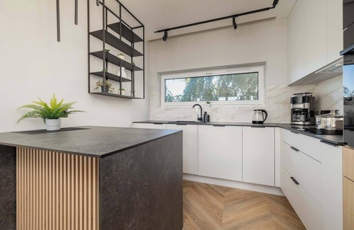 Tychy Apartment | Barona 51 Tychy | Air Conditioned Apartment with Parking and Desk