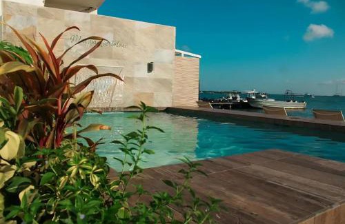 Centro - Supmza 001 Hotel | Bartolome Oceanfront Suites