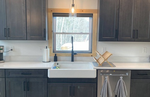 Killington House | Base Camp Retreat at Killington - Trail Access, Fire Pit, Hot Tub, & Arcades