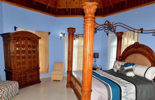 IronShore Estates Bed & Breakfast | Basileia Palace