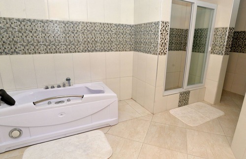 IronShore Estates Bed & Breakfast | Basileia Palace