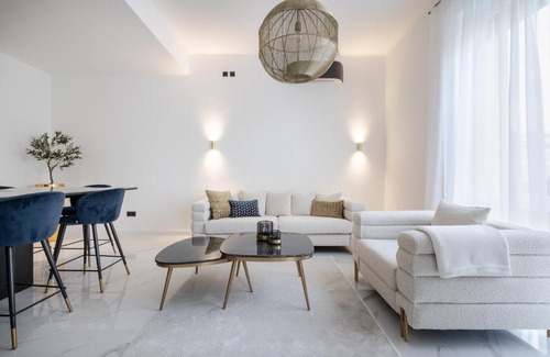 Inner City Budapest Apartment | Basilica Presidential panorama suits