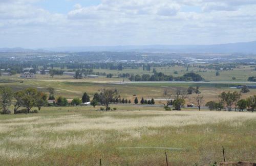 Mount Panorama House | BATHURST GOLDFIELDS RESIDENCE on MOUNT PANORAMA