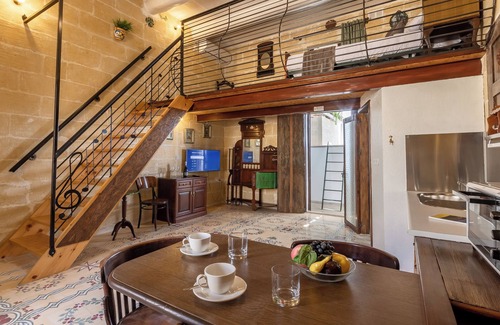 Xewkija Hotel | Battista Guesthouse with pool-apart 7