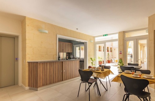 Xewkija Hotel | Battista Guesthouse with pool-apart 7