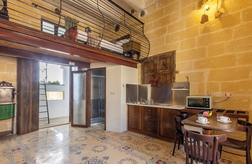 Xewkija Hotel | Battista Guesthouse with pool-apart 7