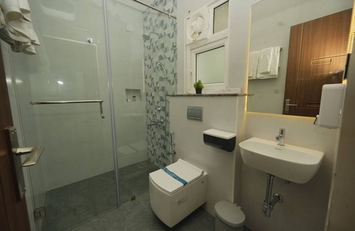 Palavakkam Hotel | Bay Breeze Suites