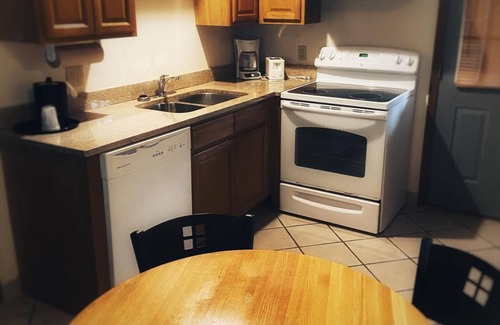 Put-in-Bay Hotel | Bay Lodging Resort