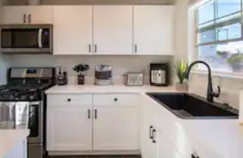 Bay Park House | Bay Park 3-bedroom 2-bath with bunkbeds