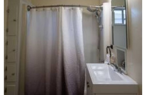 Bay Park House | Bay Park 3-bedroom 2-bath with bunkbeds