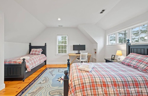 Barnstable House | Bay View Retreat, a classic coastal getaway, walk to beach & village: 028-Ba