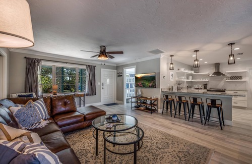 Bay Isle House | Baydream Bungalow | Pet Friendly Home w/Private Heated Screened-In Pool