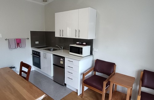 Musselburgh Hotel | Bayfield Motel and Apartment