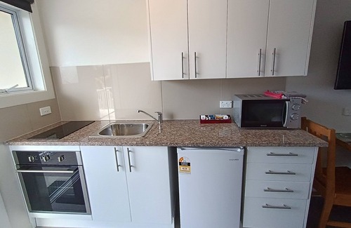 Musselburgh Hotel | Bayfield Motel and Apartment