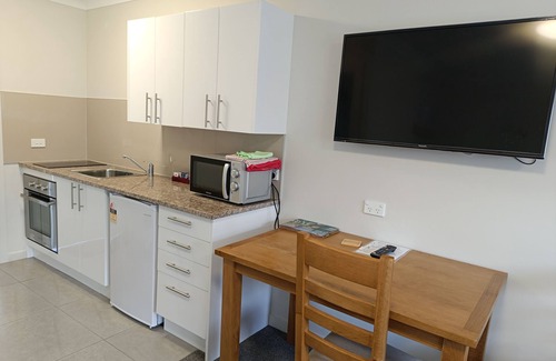 Musselburgh Hotel | Bayfield Motel and Apartment