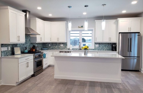 Ventnor City House | Bayfront family friendly home with Elevator!