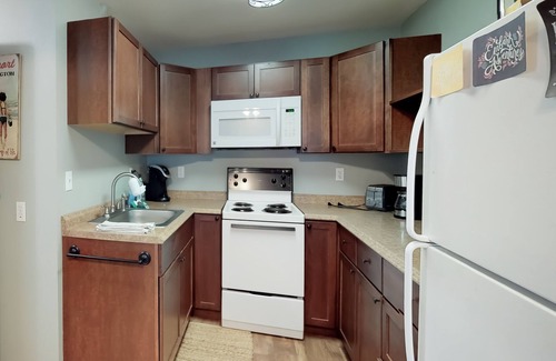 Westport House | Bayfront guest house - amazing view of Westport Marina, near Float 3 & museum