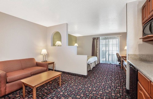 Tehachapi Hotel | Baymont by Wyndham Tehachapi