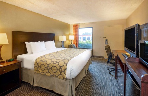 Columbus Hotel | Baymont by Wyndham Columbus GA