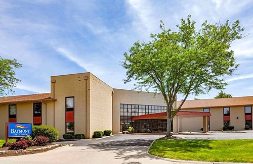 Normal Hotel | Baymont by Wyndham Normal Bloomington