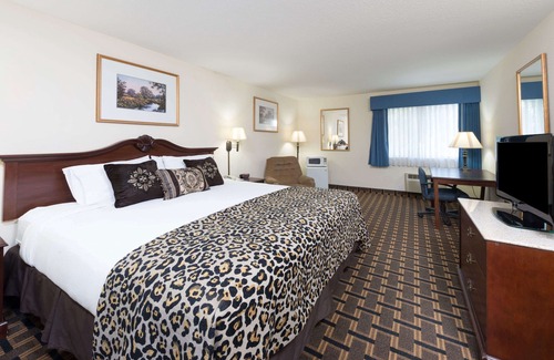 Osage Beach Hotel | Baymont by Wyndham Osage Beach