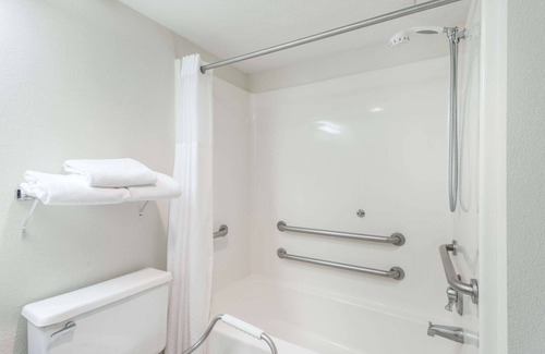 Osage Beach Hotel | Baymont by Wyndham Osage Beach