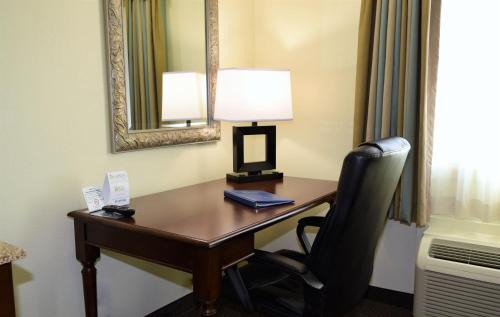 Pierre Hotel | Baymont by Wyndham Pierre