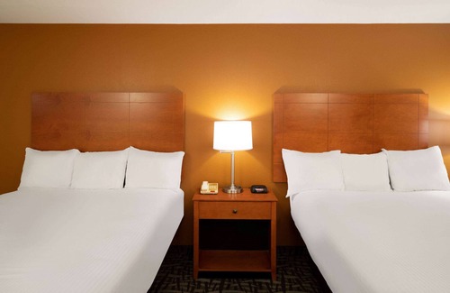 Fleming Hotel | Baymont by Wyndham Savannah South