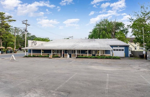 Sylvan Beach Apartment | `Bayside Hideaway`-New Jacuzzi Suite in Sylvan!