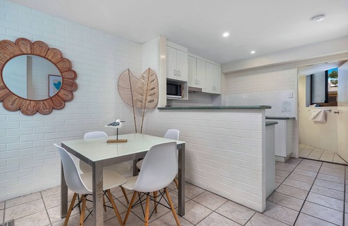 Byron Bay Apartment | Bayview Beachfront Apartments, in town right on the beach