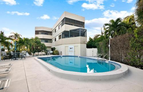 Bradenton Beach House | Bayview Condo B