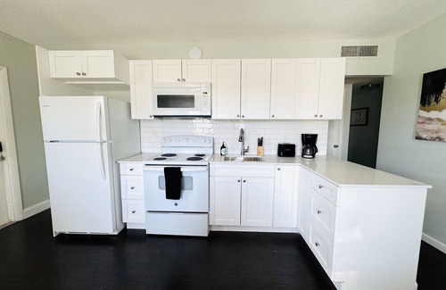 East Fort Lauderdale Apartment | Bayview Regency Apartments By Lowkl